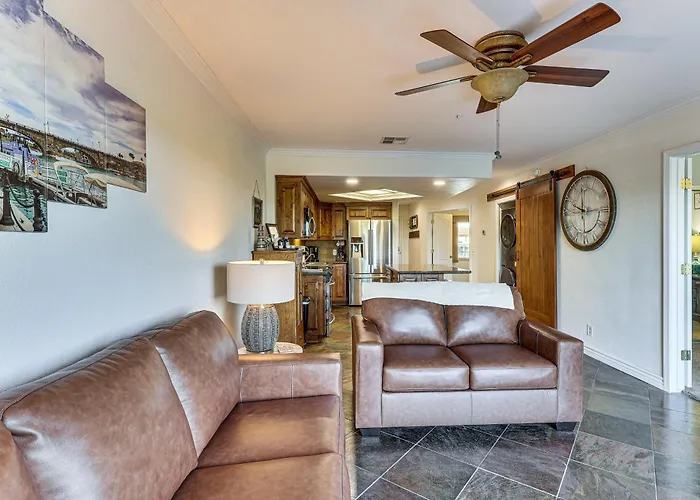 Golf, Boat, Swim! Walkable Havasu Getaway Ferienhaus