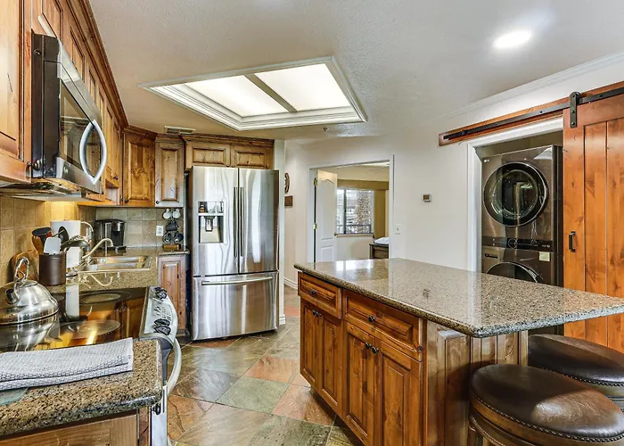 Golf, Boat, Swim! Walkable Havasu Getaway